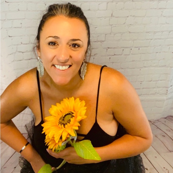 Meet your Posher, Edna - Picture 1 of 1